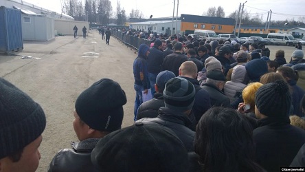 Ribuan Warga Rusia Melarikan Diri Ke Luar Negeri Setelah Seruan Putin Untuk Perang Di Ukraina